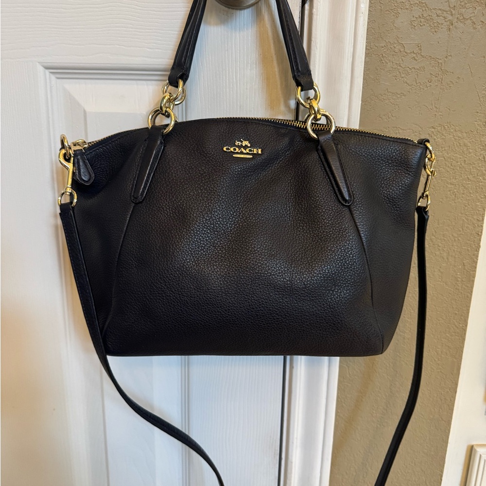 Coach Navy Blue Leather Shoulder Bag with Gold hardware